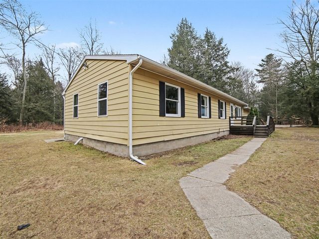 8590 W Thomas Road, Shelby, MI 49455