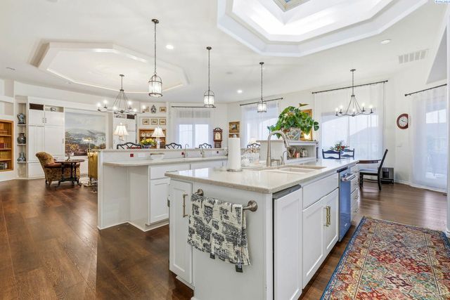 1294 White Bluffs, Richland, WA 99352