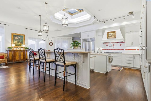 1294 White Bluffs, Richland, WA 99352