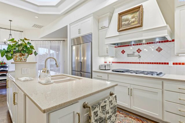 1294 White Bluffs, Richland, WA 99352