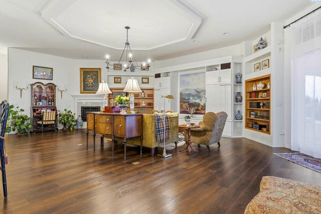 1294 White Bluffs, Richland, WA 99352