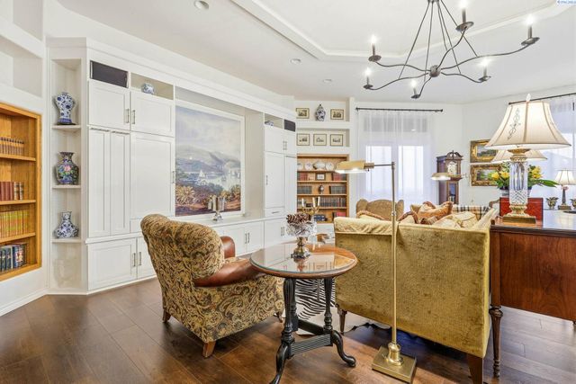 1294 White Bluffs, Richland, WA 99352