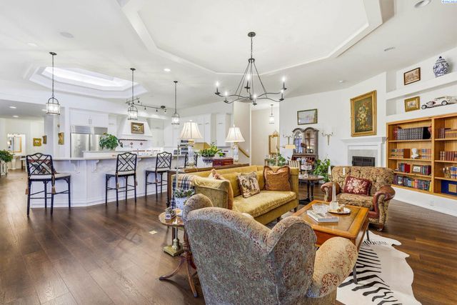 1294 White Bluffs, Richland, WA 99352