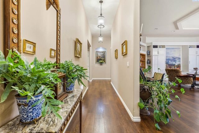 1294 White Bluffs, Richland, WA 99352