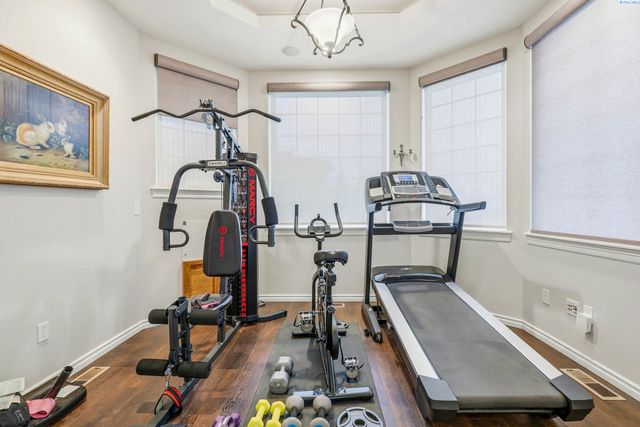 1294 White Bluffs, Richland, WA 99352