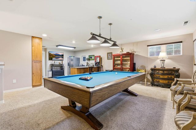 1294 White Bluffs, Richland, WA 99352