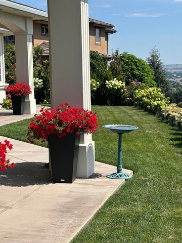 1294 White Bluffs, Richland, WA 99352