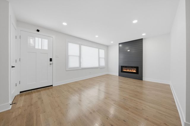 9061 S PARNELL Avenue S, Chicago, IL 60620