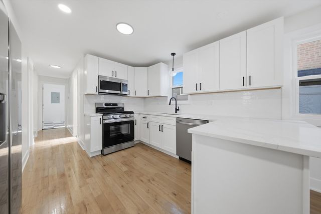 9061 S PARNELL Avenue S, Chicago, IL 60620