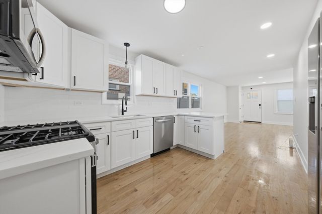 9061 S PARNELL Avenue S, Chicago, IL 60620