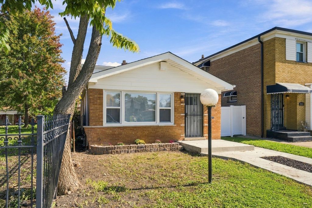 9061 S PARNELL Avenue, Chicago, IL 60620 — photo 2
