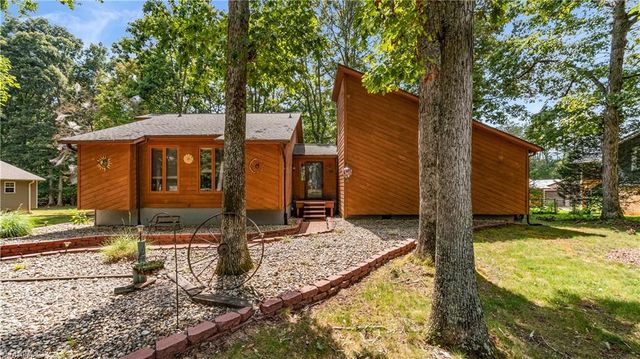 1308 Bunny Trail, Winston-salem, NC 27105