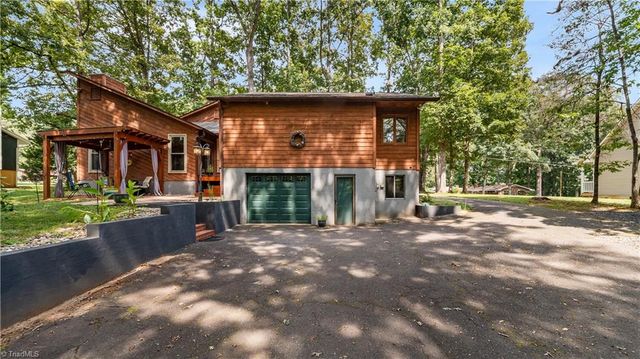 1308 Bunny Trail, Winston-salem, NC 27105