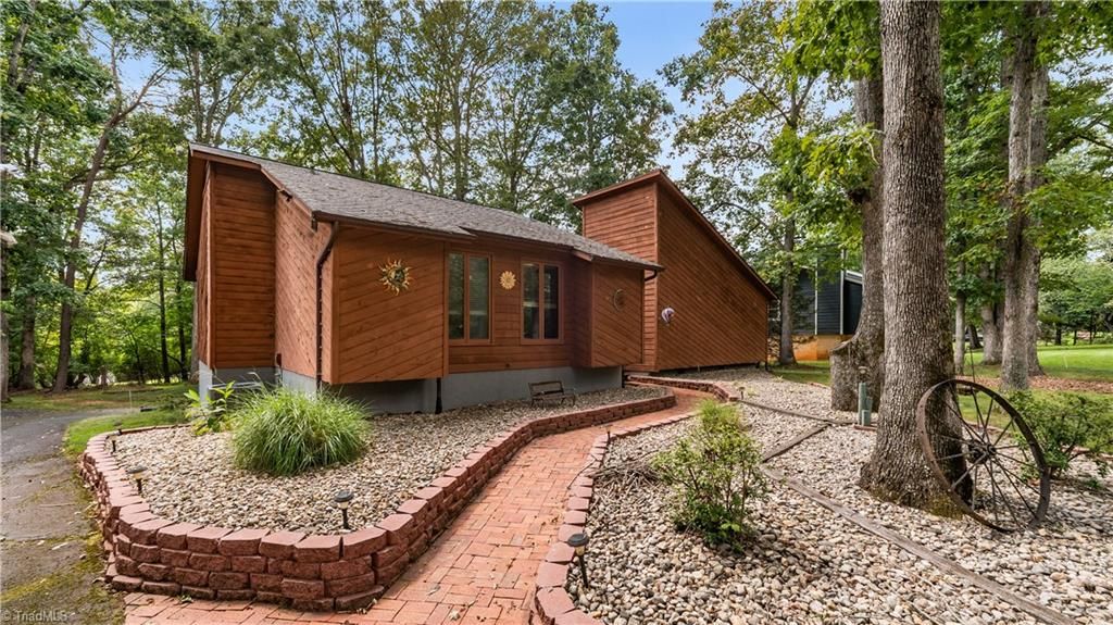 1308 Bunny Trail, Winston-salem, NC 27105