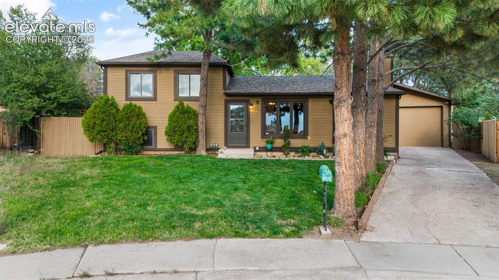215 Twain Court, Colorado Springs, CO 80916 — photo 2