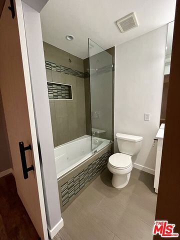 10817 WHIPPLE Street 18, Toluca Lake (los Angeles), CA 91602