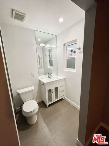 10817 WHIPPLE Street 18, Toluca Lake (los Angeles), CA 91602