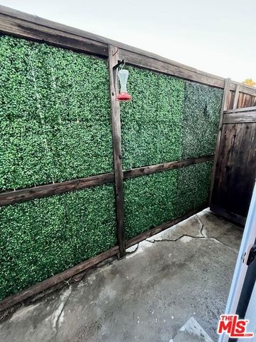 10817 WHIPPLE Street 18, Toluca Lake (los Angeles), CA 91602