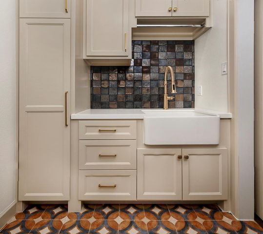 170 Golden Shadow Circle, The Woodlands, TX 77381