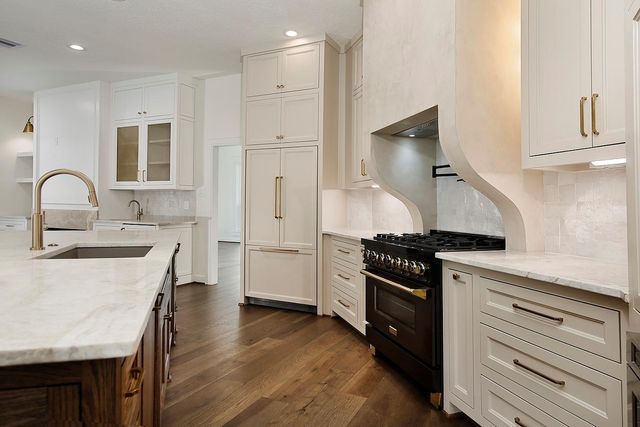 170 Golden Shadow Circle, The Woodlands, TX 77381