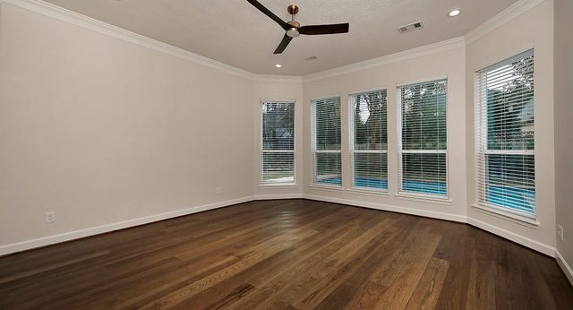 170 Golden Shadow Circle, The Woodlands, TX 77381