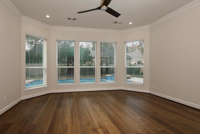 170 Golden Shadow Circle, The Woodlands, TX 77381