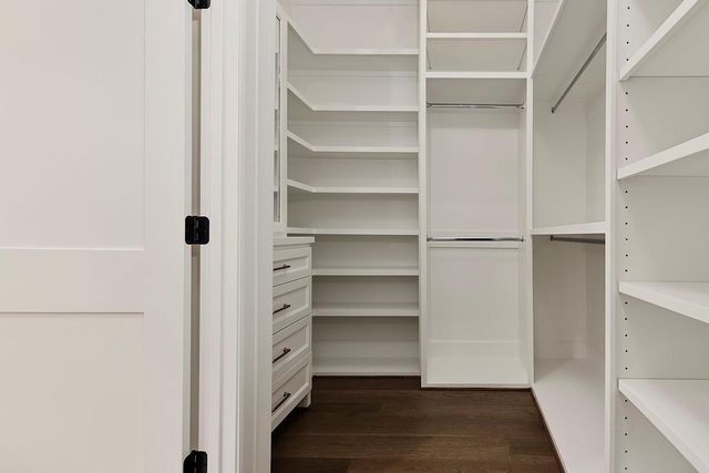 170 Golden Shadow Circle, The Woodlands, TX 77381