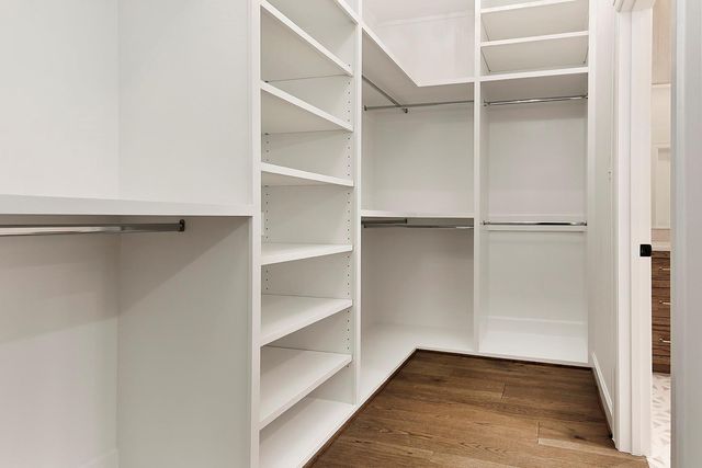 170 Golden Shadow Circle, The Woodlands, TX 77381