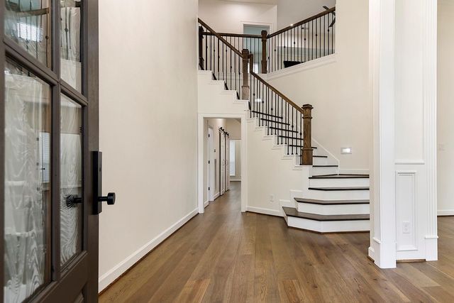 170 Golden Shadow Circle, The Woodlands, TX 77381