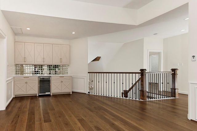 170 Golden Shadow Circle, The Woodlands, TX 77381