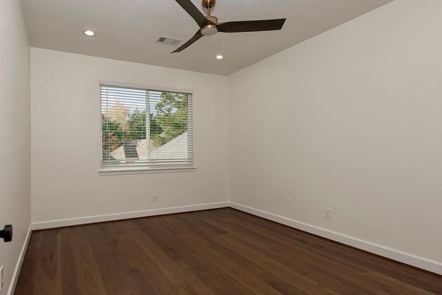 170 Golden Shadow Circle, The Woodlands, TX 77381