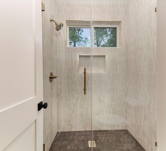 170 Golden Shadow Circle, The Woodlands, TX 77381