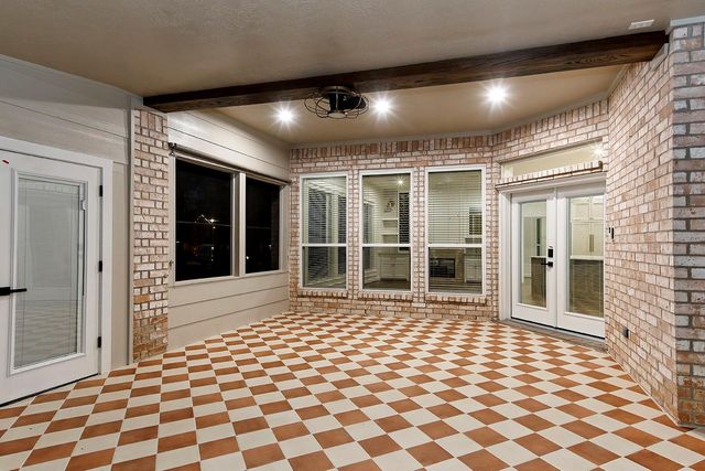 170 Golden Shadow Circle, The Woodlands, TX 77381