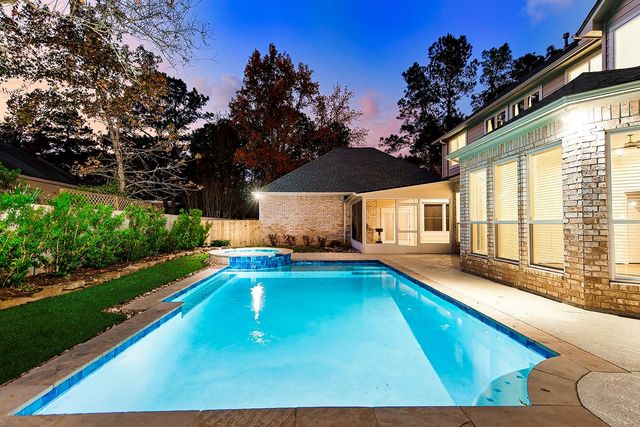 170 Golden Shadow Circle, The Woodlands, TX 77381