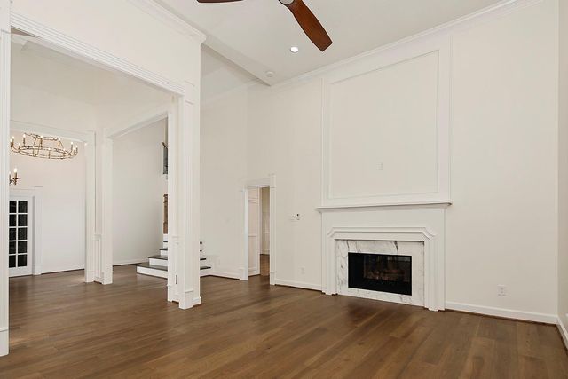 170 Golden Shadow Circle, The Woodlands, TX 77381