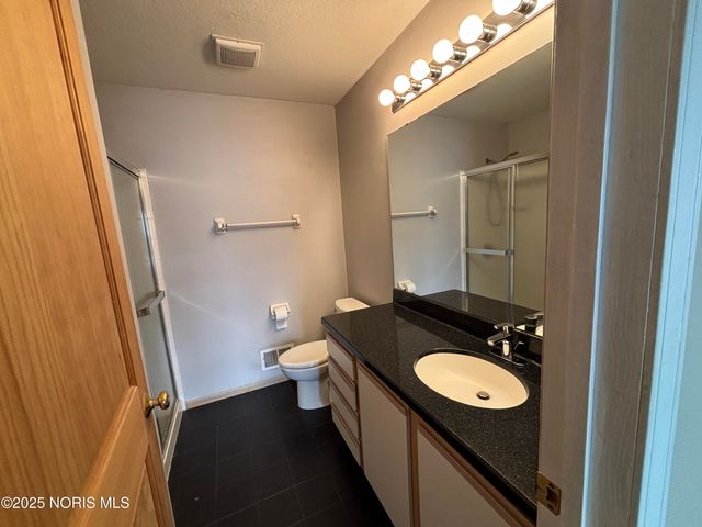 2245 Fox Run Circle, Findlay, OH 45840