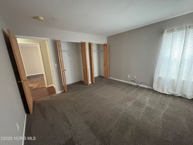 2245 Fox Run Circle, Findlay, OH 45840