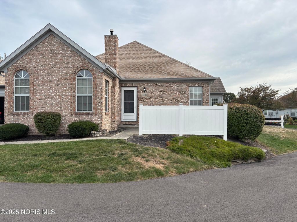 2245 Fox Run Circle, Findlay, OH 45840