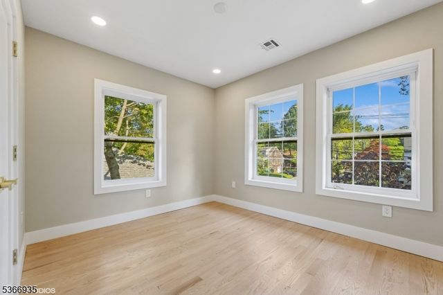 180 Parker Ave, Maplewood Twp., NJ 07040