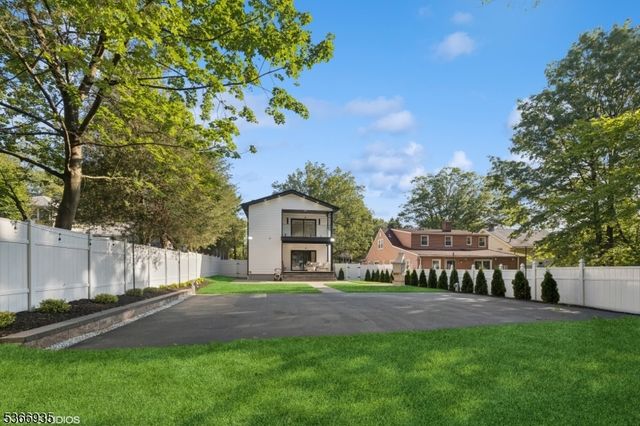 180 Parker Ave, Maplewood Twp., NJ 07040