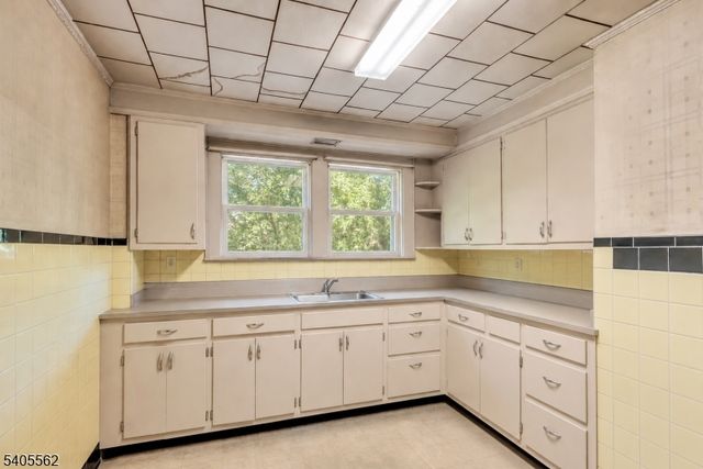 37 White Hall Rd, Montville Twp., NJ 07082