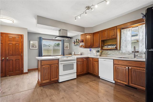 803 4th Street SW, Cedar Rapids, IA 52404