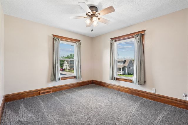 803 4th Street SW, Cedar Rapids, IA 52404
