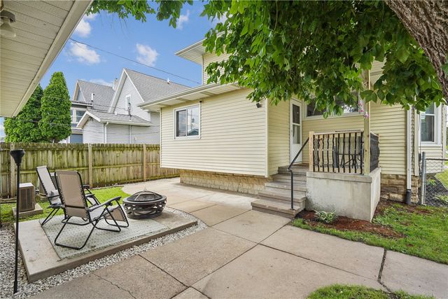 803 4th Street SW, Cedar Rapids, IA 52404