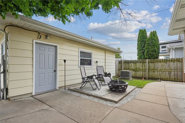 803 4th Street SW, Cedar Rapids, IA 52404