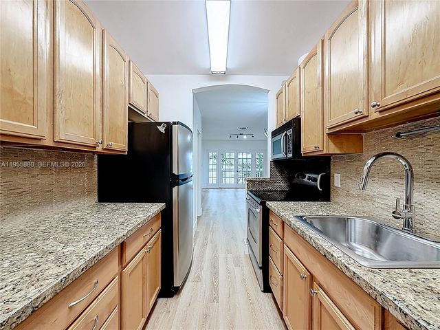 2424 SE 17th Cswy 312B, Fort Lauderdale, FL 33316