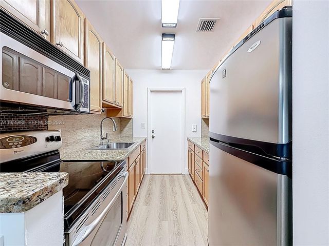 2424 SE 17th Cswy 312B, Fort Lauderdale, FL 33316