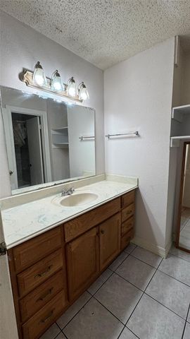 10942 Dunvegan Way, Houston, TX 77013