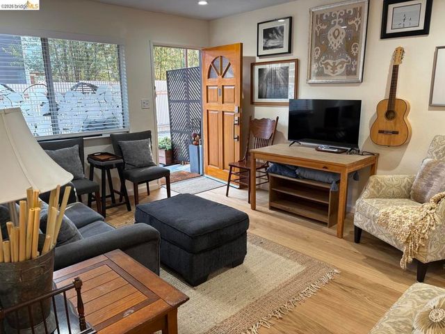 1728 7th ST, Berkeley, CA 94710