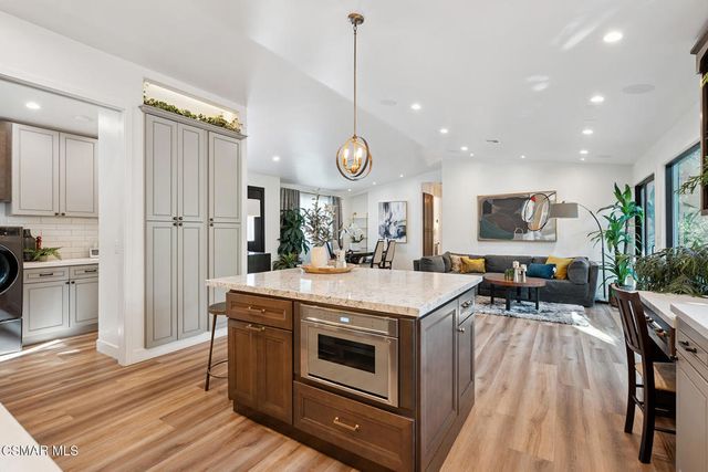 17 Sherwood Drive, Westlake Village, CA 91361
